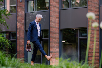Zrozum, dlaczego warto dążyć do work-life balance i jak HR może wspierać pracowników w osiąganiu równowagi między życiem zawodowym a prywatnym.