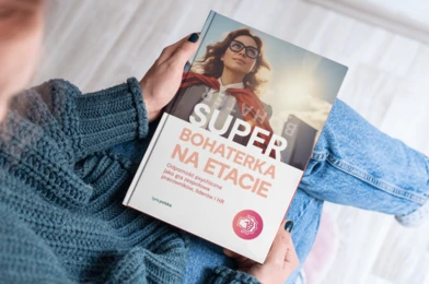 Superbohaterka na etacie