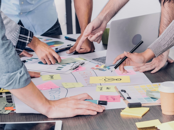 W czasach nieustannych zmian firmy stawiają na dynamikę i elastyczność, pracownicy zaś szukają stabilności i sensu. Jak pogodzić te wartości? Rozwiązaniem może być stagility.