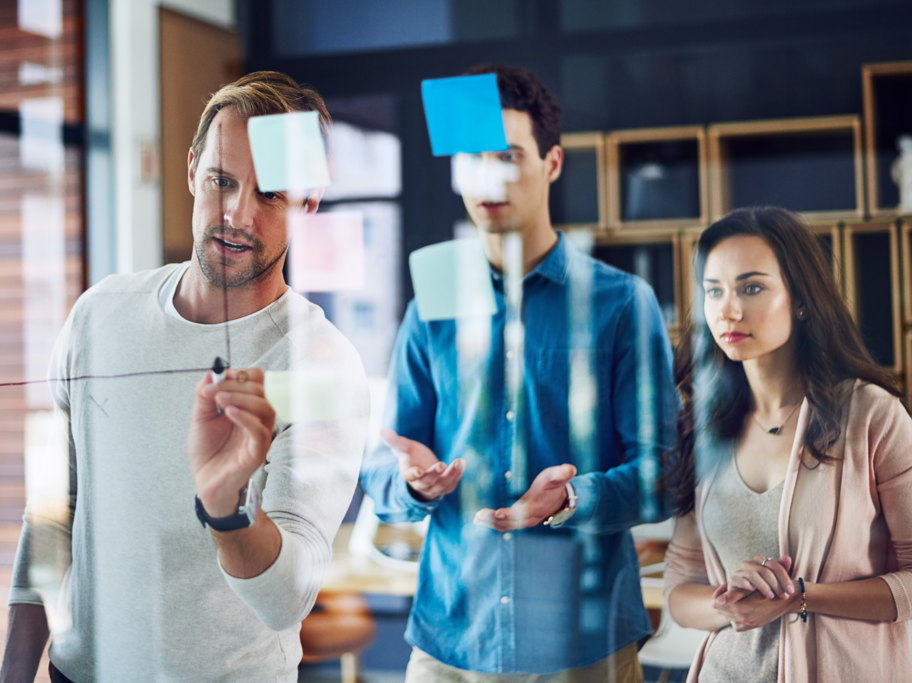 Quiet hiring to coraz popularniejsza alternatywa dla tradycyjnej rekrutacji. To próba łatania dziur kadrowych „po kosztach” czy faktyczna szansa na rozwój dla pracownika? 