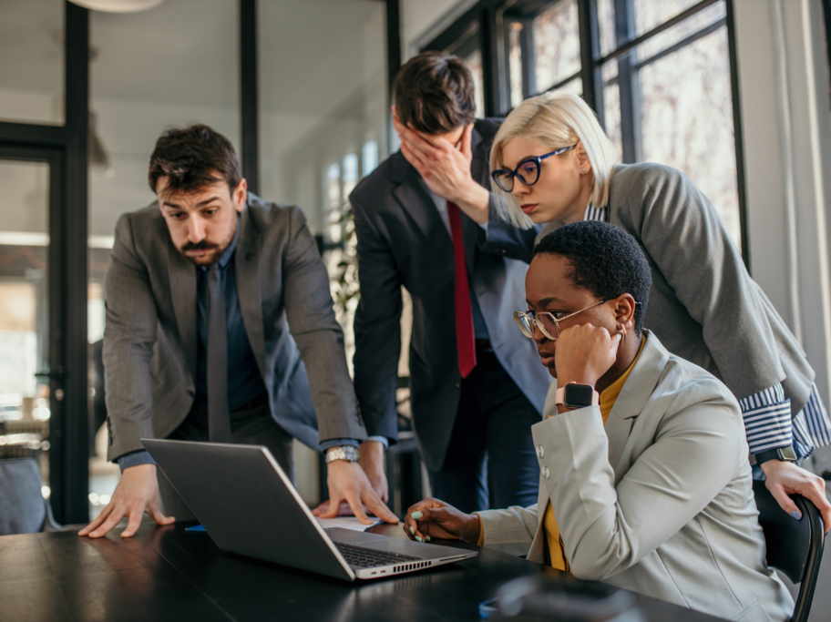 Zmiana, choć często jest konieczna, może destabilizować zespoły i prowadzić do kryzysów. Gdzie i dlaczego pojawiają się napięcia? 
